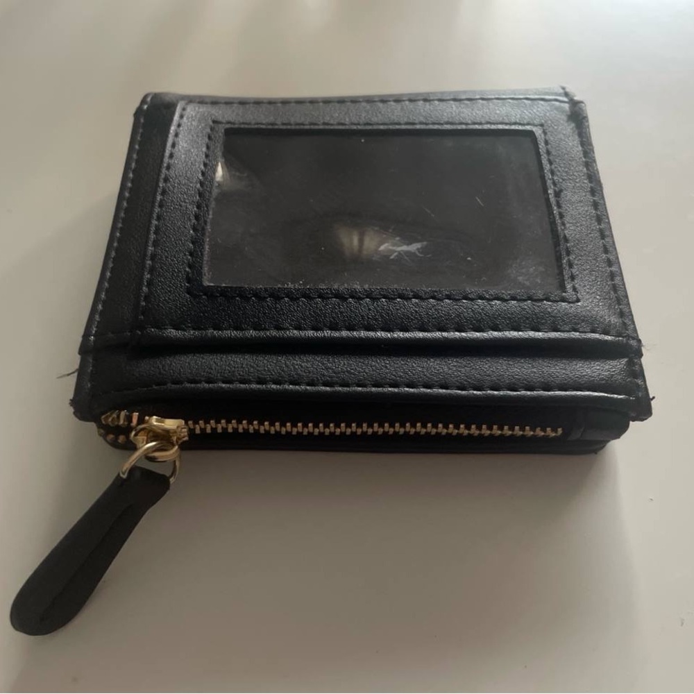 Steve Madden Black Wallet with Gold Detail - Picture 2 of 6
